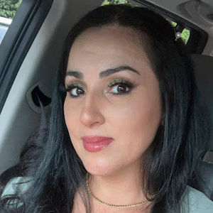 Meet your Posher, Julieta